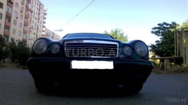Mercedes E 220 1999, 378,950 km - 2.2 л - Bakı