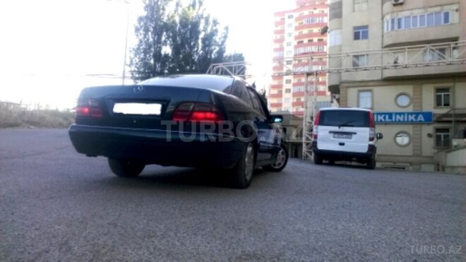 Mercedes E 220 1999, 378,950 km - 2.2 л - Bakı