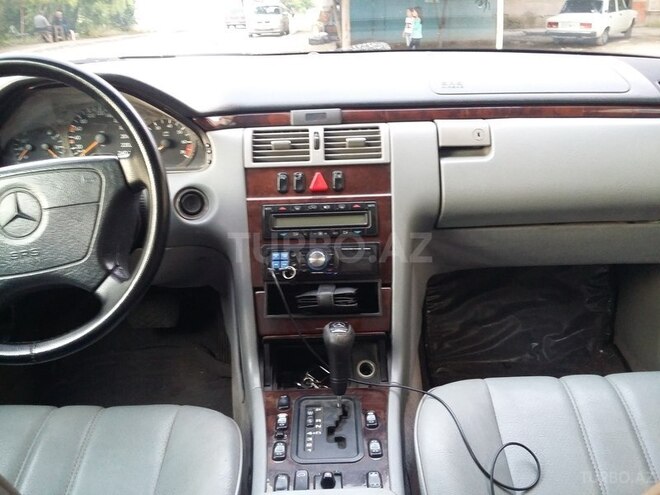 Mercedes E 230 1997, 334,000 km - 2.3 л - Gəncə