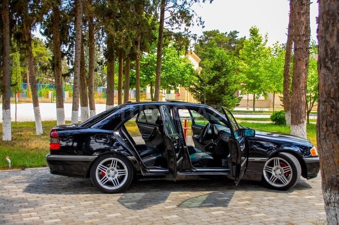 Mercedes C 230 2000, 221,000 km - 2.3 l - İmişli