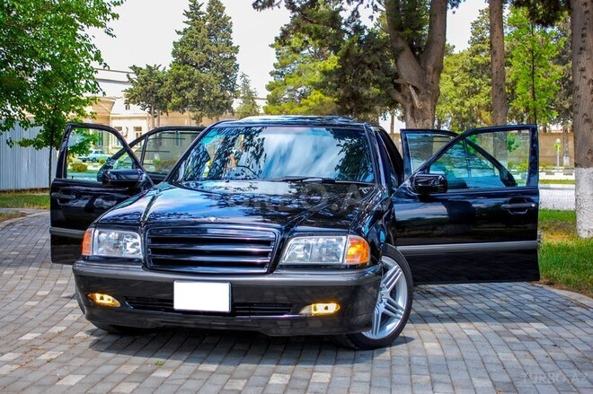 Mercedes C 230 2000, 221,000 km - 2.3 l - İmişli