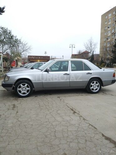 Mercedes E 230 1992, 194,000 km - 2.3 л - Bakı