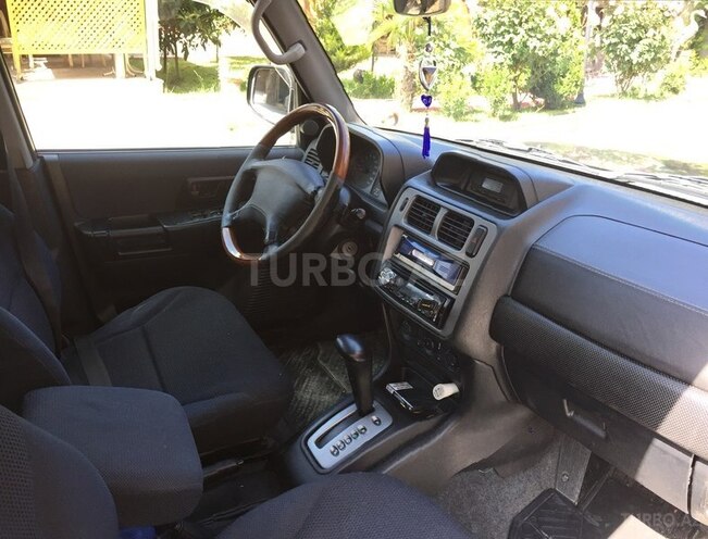 Mitsubishi Pajero io 2000, 167,000 km - 0.2 l - Quba
