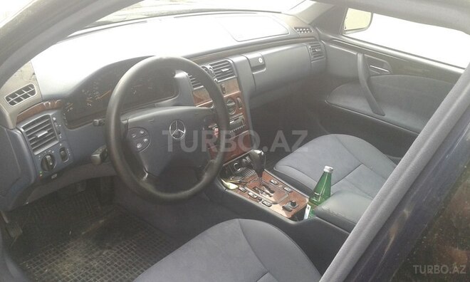 Mercedes E 220 2000, 328,000 km - 2.2 л - Bakı