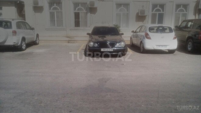 Mercedes E 220 2000, 300,000 km - 2.2 л - Bakı