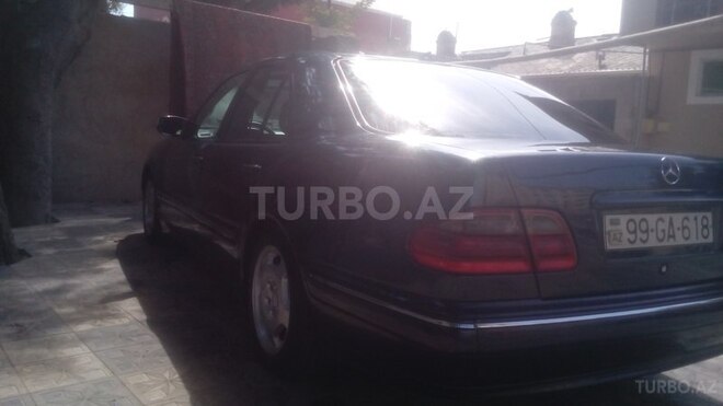 Mercedes E 220 2000, 300,000 km - 2.2 л - Bakı