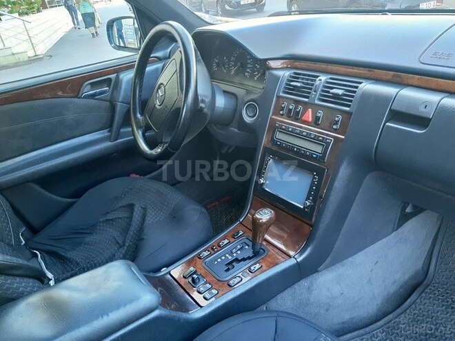 Mercedes E 280 1997, 250,000 km - 2.8 l - Bakı