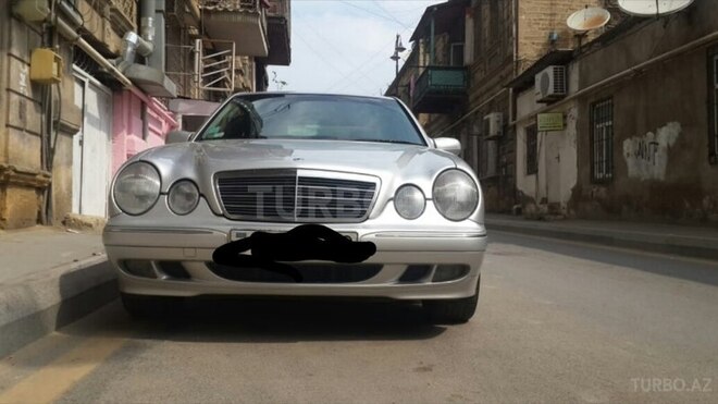 Mercedes E 220 2001, 260,000 km - 2.2 l - Bakı