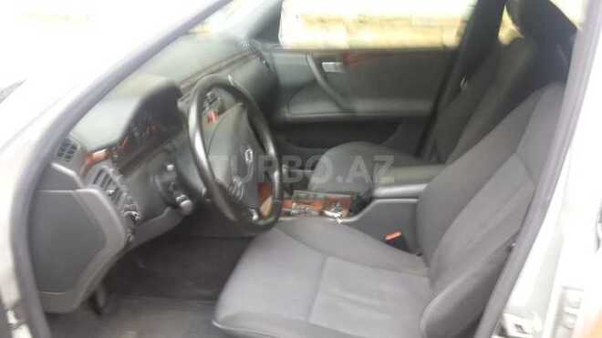 Mercedes E 220 2001, 260,000 km - 2.2 l - Bakı