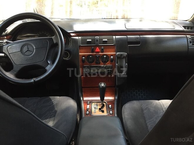 Mercedes E 220 1998, 450,000 km - 2.2 l - Bakı