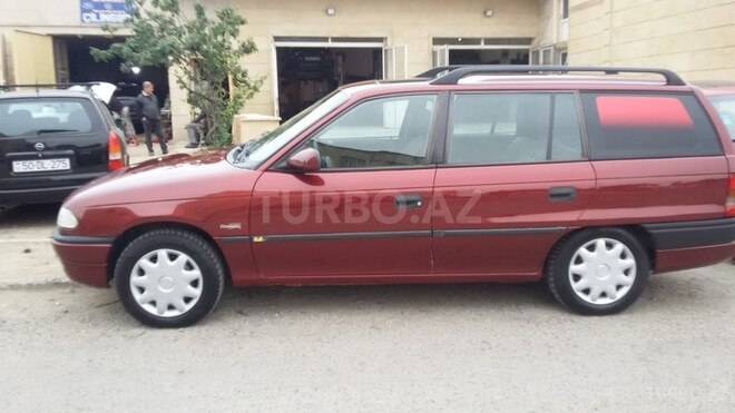 Opel Astra 1996, 285,000 km - 1.8 l - Sumqayıt