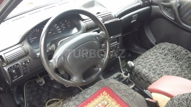 Opel Astra 1996, 285,000 km - 1.8 l - Sumqayıt