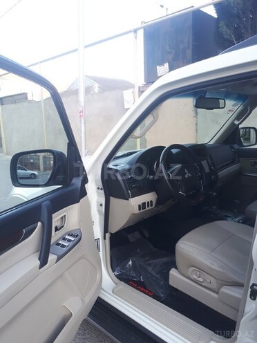 Mitsubishi Pajero 2012, 84,000 km - 3.5 l - Bakı