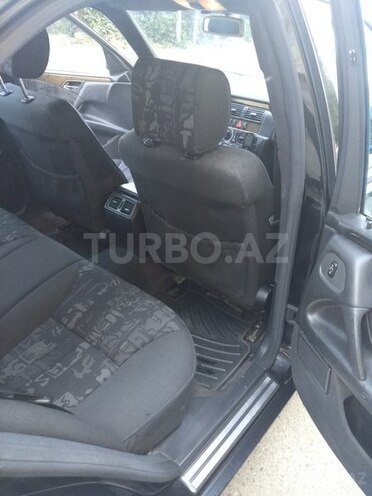 Mercedes E 240 1999, 252,000 km - 2.4 l - Bakı