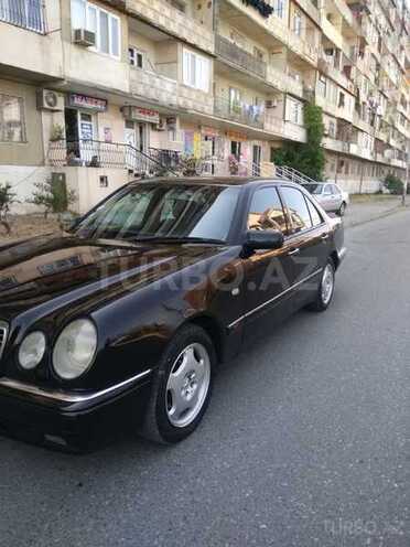Mercedes E 240 1999, 274,000 km - 2.4 l - Bakı