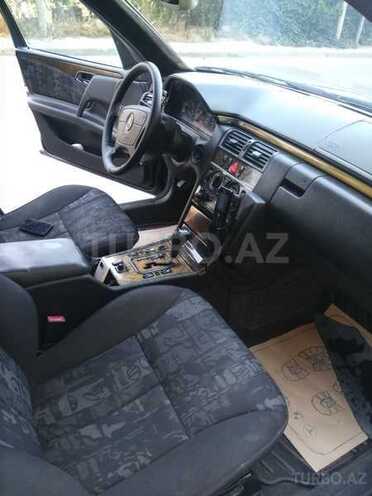 Mercedes E 240 1999, 267,000 km - 2.4 l - Bakı