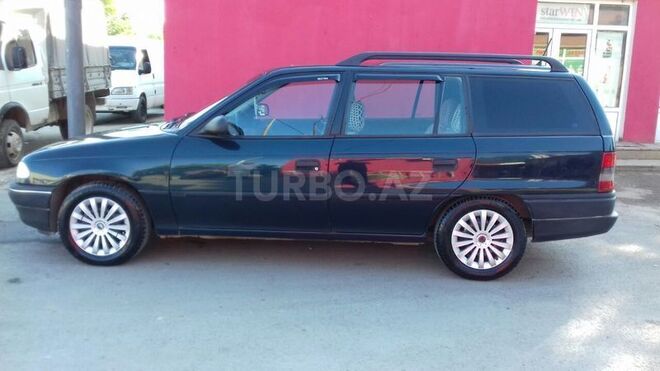 Opel Astra 1994, 250,000 km - 1.4 l - Bakı