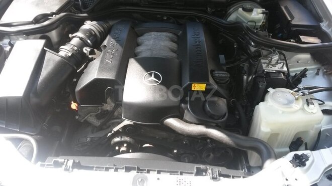 Mercedes E 240 1999, 200,000 km - 2.4 l - Bakı