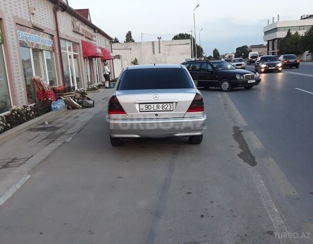 Mercedes C 220 1999, 290,530 km - 2.2 л - Bakı