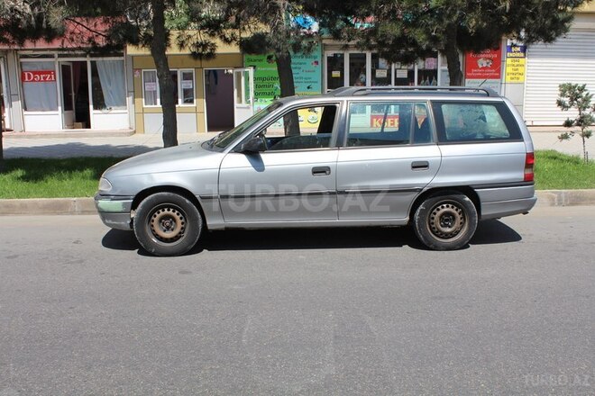 Opel Astra 1995, 500,000 km - 1.6 l - Bakı