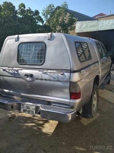 Mitsubishi L200 2004, 300,000 km - 2.5 l - Bakı