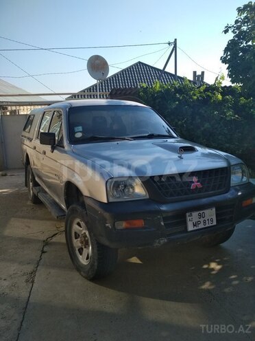 Mitsubishi L200 2004, 300,000 km - 2.5 l - Bakı