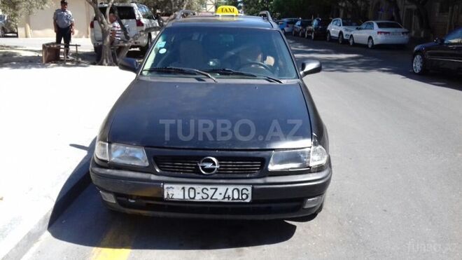 Opel Astra 1997, 303,000 km - 1.8 l - Bakı