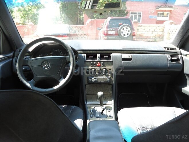 Mercedes E 230 1996, 214,677 km - 2.3 l - Bakı