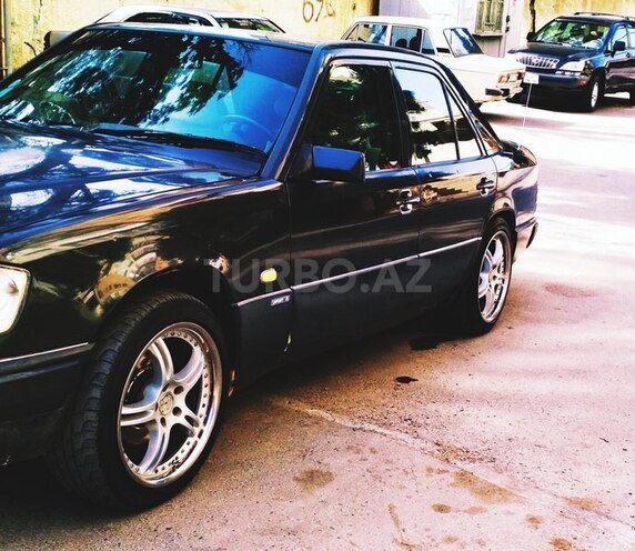 Mercedes E 300 1988, 408,725 km - 3.0 l - Bakı