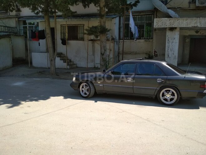 Mercedes E 300 1988, 408,725 km - 3.0 l - Bakı