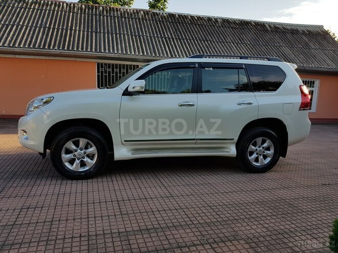 Toyota Prado 2013, 80,000 km - 2.7 l - Zaqatala