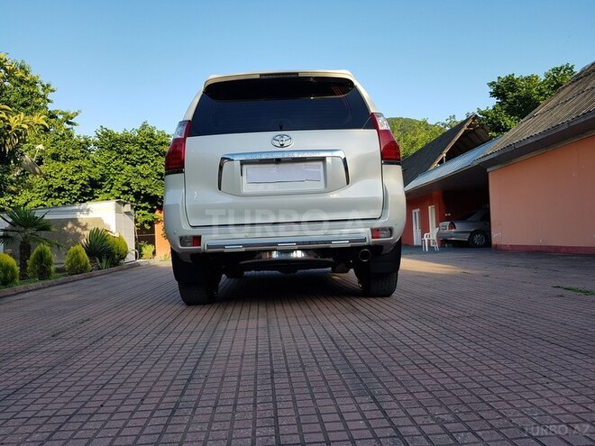 Toyota Prado 2013, 80,000 km - 2.7 l - Zaqatala