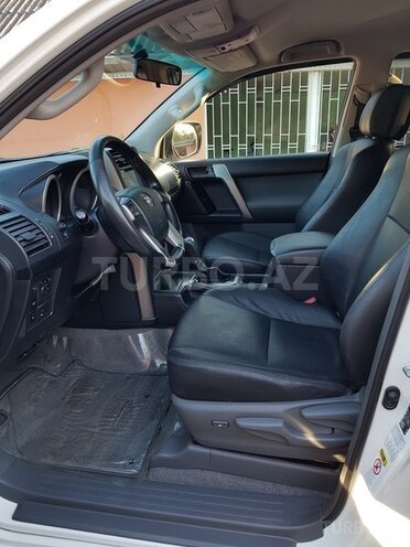 Toyota Prado 2013, 80,000 km - 2.7 l - Zaqatala