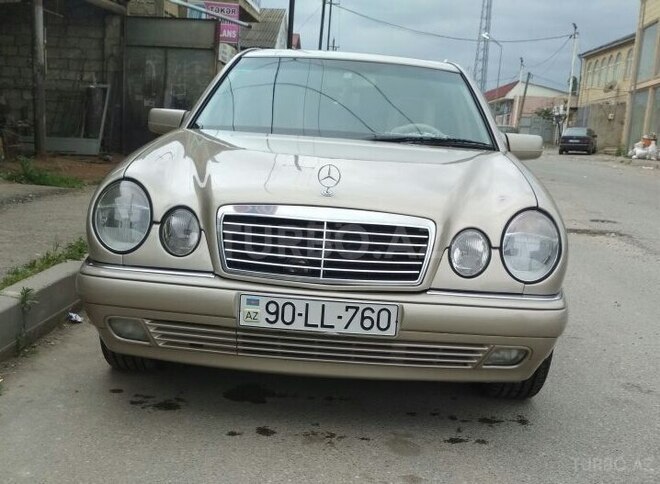 Mercedes E 320 1999, 201,000 km - 3.2 l - Qusar