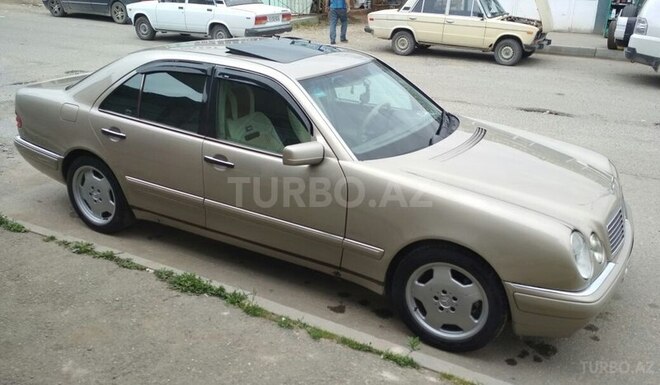 Mercedes E 320 1999, 201,000 km - 3.2 l - Qusar