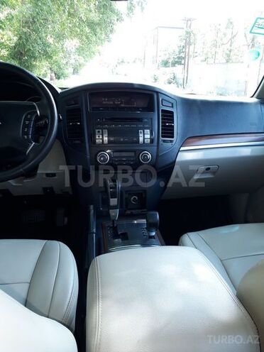 Mitsubishi Pajero 2007, 178,000 km - 3.0 l - Qusar