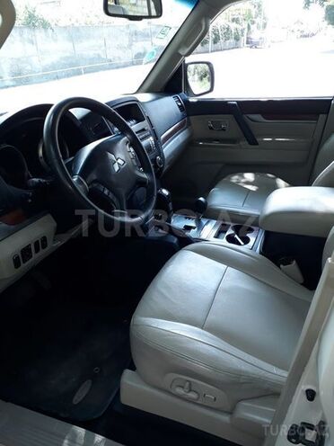 Mitsubishi Pajero 2007, 178,000 km - 3.0 l - Qusar