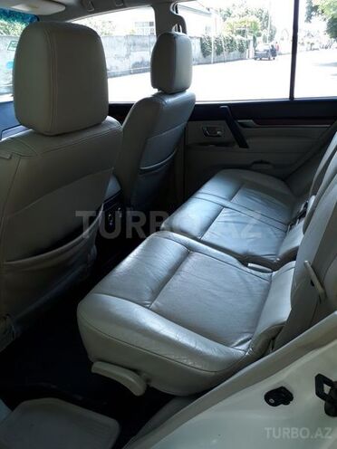 Mitsubishi Pajero 2007, 178,000 km - 3.0 l - Qusar