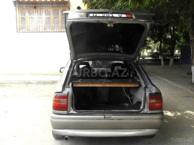 Opel Vectra 1993, 150,000 km - 2.0 l - Şirvan