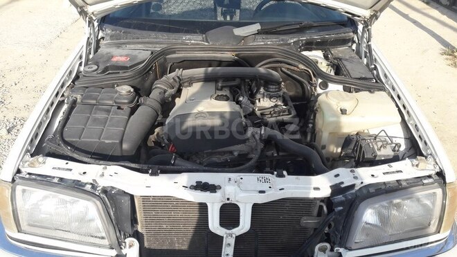 Mercedes C 230 1997, 262,100 km - 2.3 л - Bakı