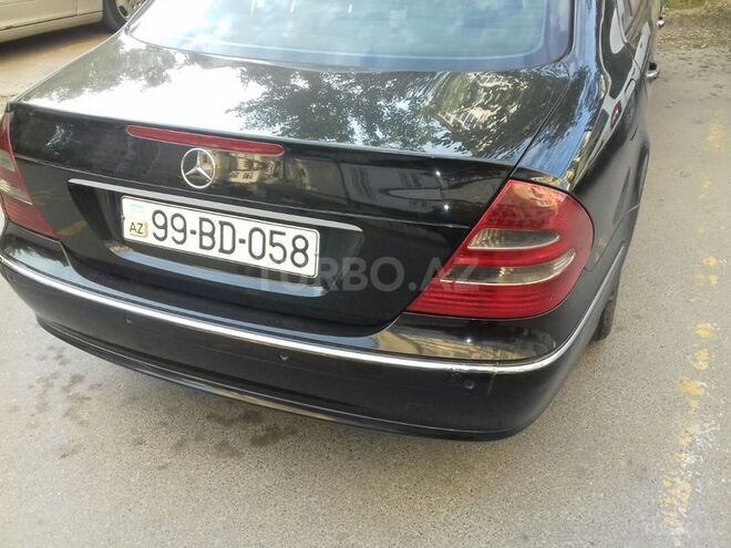 Mercedes E 220 2004, 350,000 km - 2.1 l - Astara