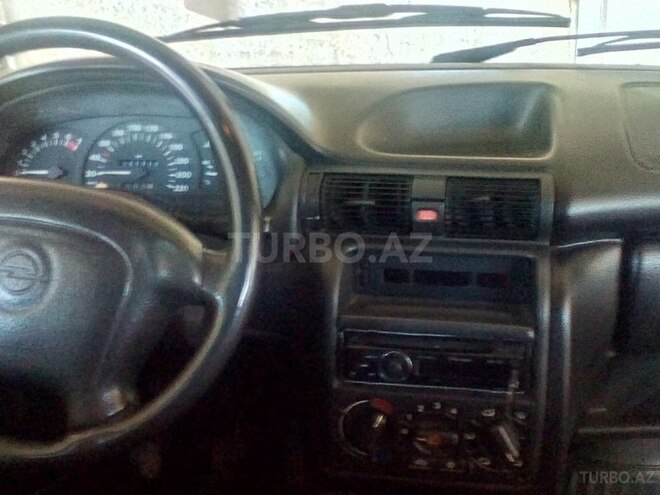 Opel Astra 1995, 371,155 km - 1.6 l - Qusar