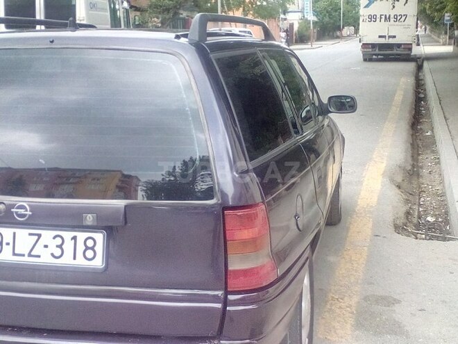 Opel Astra 1995, 371,155 km - 1.6 l - Qusar