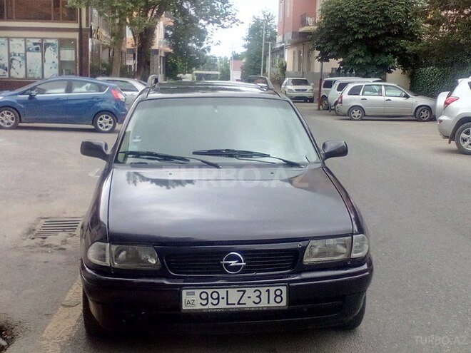 Opel Astra 1995, 371,155 km - 1.6 l - Qusar