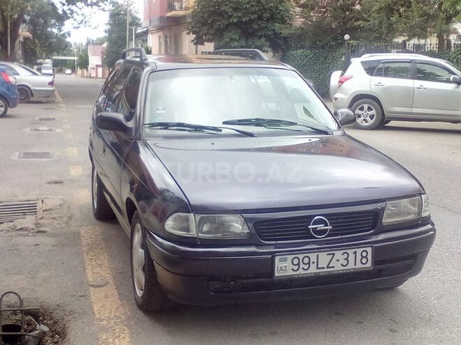 Opel Astra 1995, 371,155 km - 1.6 l - Qusar