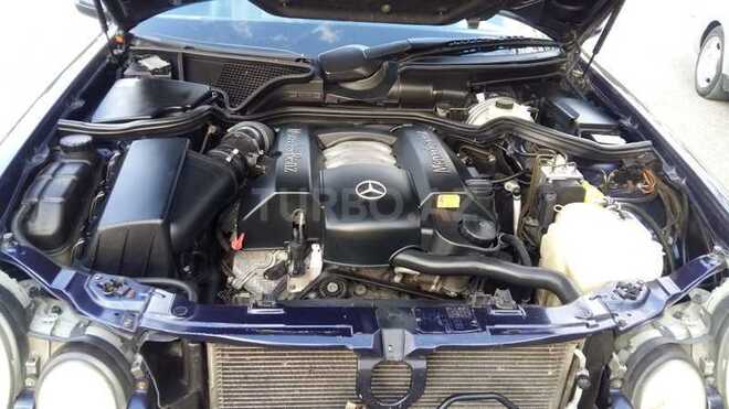 Mercedes E 240 2000, 323,000 km - 2.6 l - Yevlax