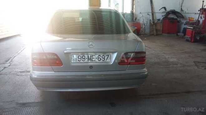 Mercedes E 240 2000, 234,000 km - 2.6 l - Qəbələ