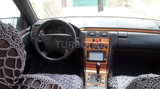 Mercedes E 240 1998, 280,000 km - 2.4 l - Xırdalan