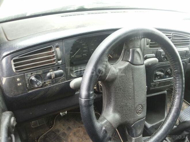 Volkswagen Golf 1994, 280,000 km - 1.6 l - Bakı