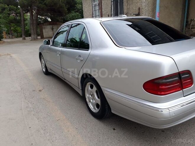 Mercedes E 320 2001, 281,404 km - 3.2 l - Sumqayıt